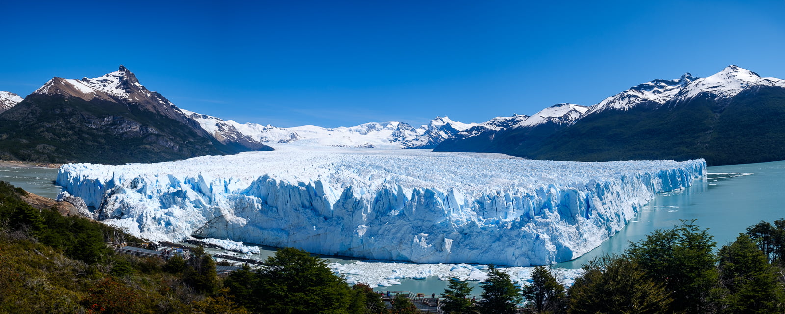El Calafate Et Le Glacier Perito Moreno Trait De Fraction