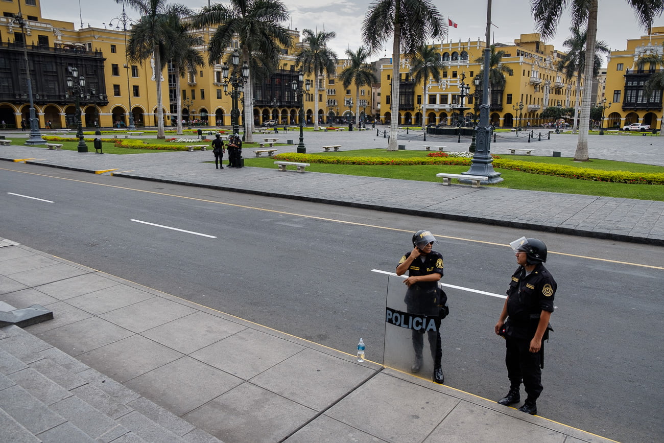 police lima pérou